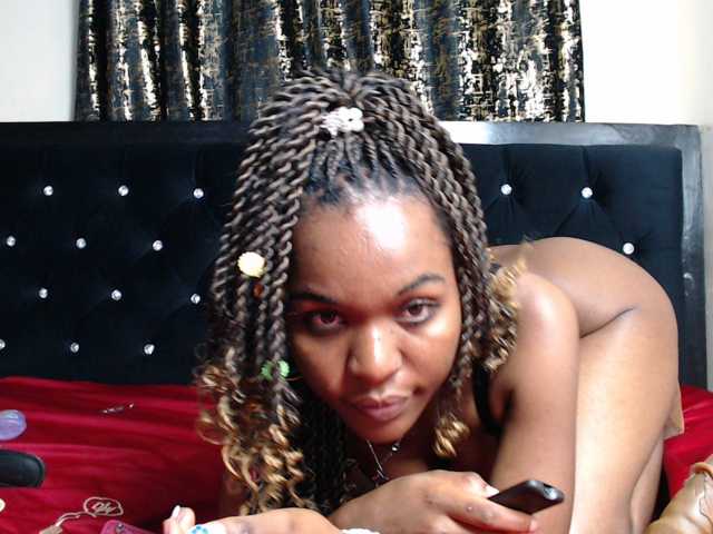 spicyvibee254 live cam on BongaCams