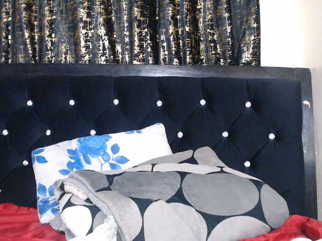 spicyvibee254 live cam on BongaCams