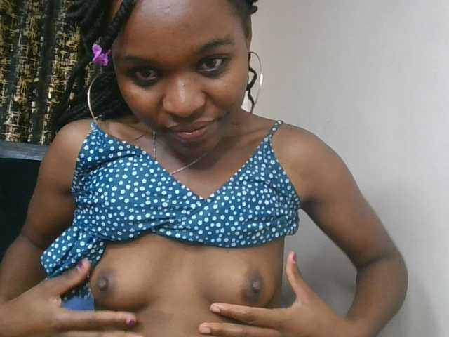 spicyvibee254 live cam on BongaCams