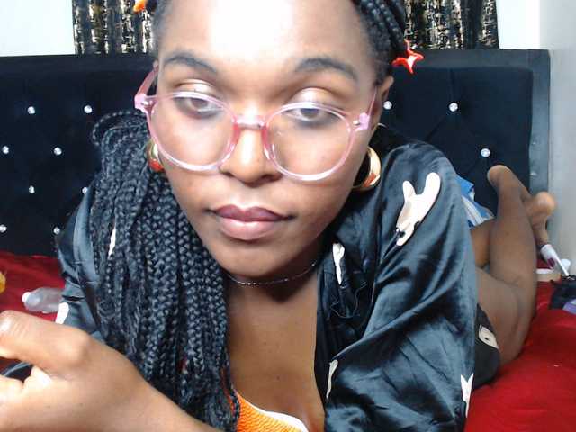 spicyvibee254 live cam on BongaCams