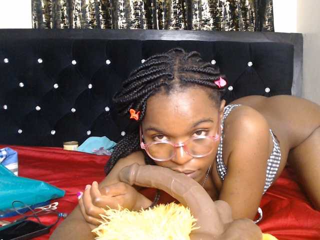 spicyvibee254 live cam on BongaCams