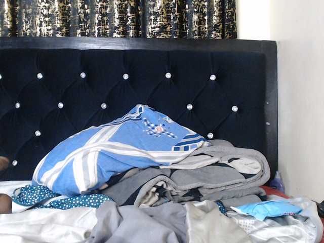 spicyvibee254 live webcam show