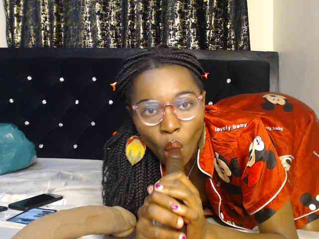 spicyvibee254's live room