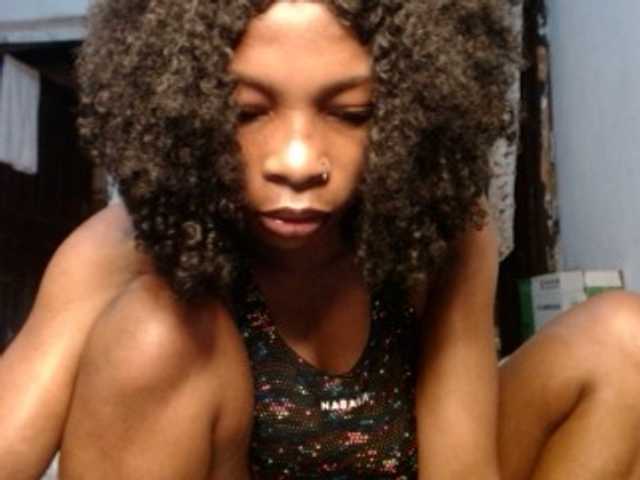 Pussyxxjuicy1 live cam on BongaCams