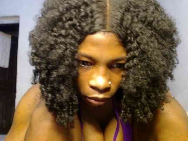 Pussyxxjuicy1 webcam