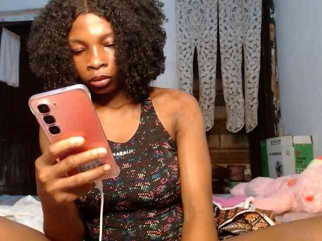Pussyxxjuicy1 webcam