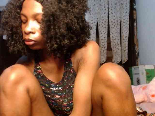Pussyxxjuicy1 webcam
