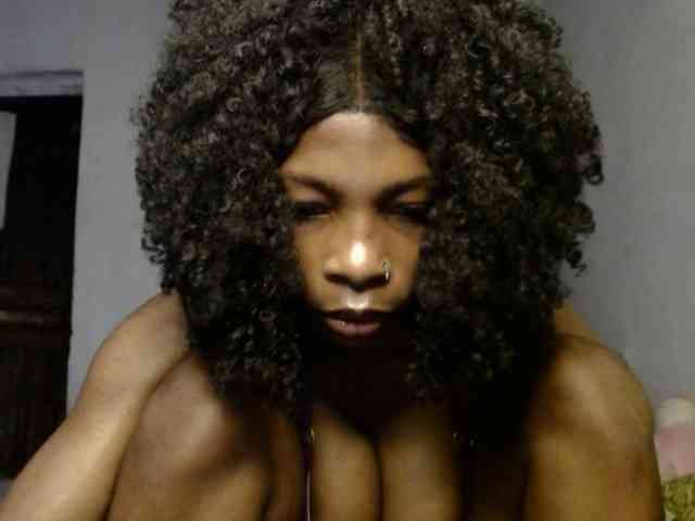 Pussyxxjuicy1 webcam