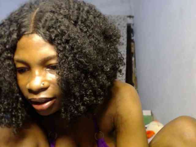 Pussyxxjuicy1 webcam