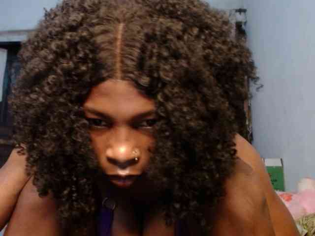 Pussyxxjuicy1 webcam