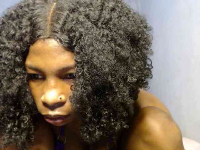 Pussyxxjuicy1 webcam