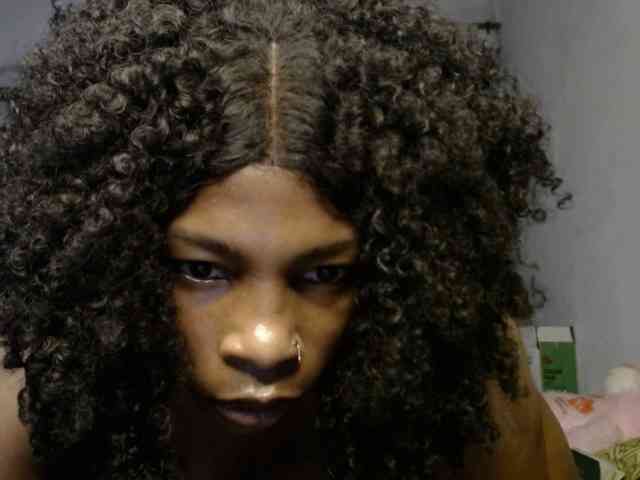 Pussyxxjuicy1 webcam
