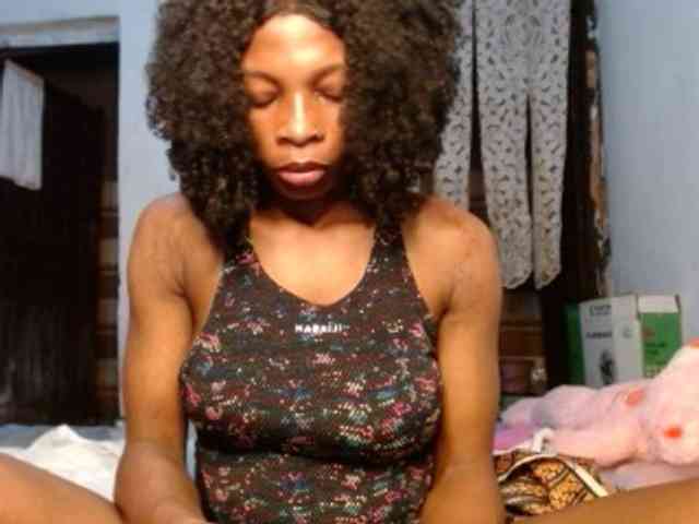 Pussyxxjuicy1 webcam