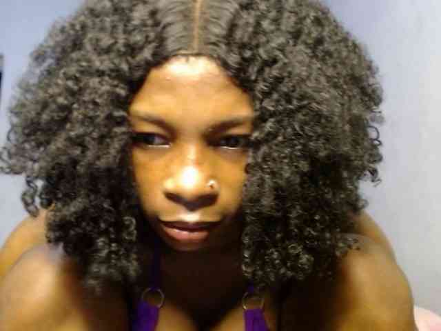 Pussyxxjuicy1 webcam