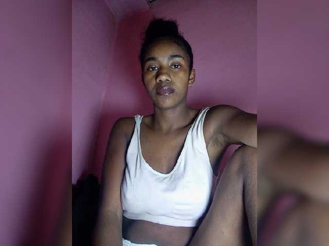Melanied live cam on BongaCams