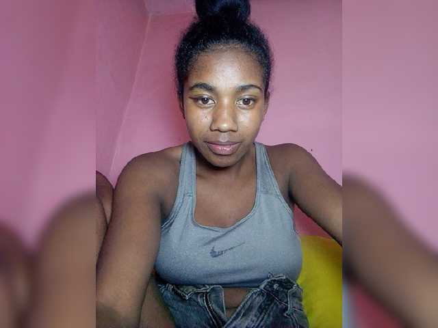 Melanied live cam on BongaCams
