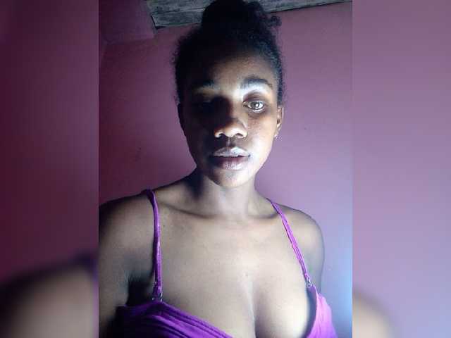 Melanied live cam on BongaCams
