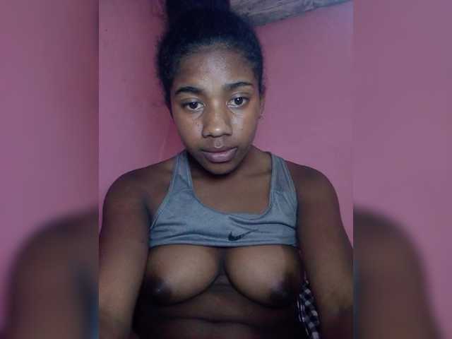 Melanied live cam on BongaCams