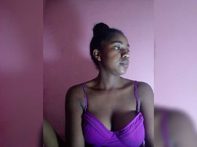 Melanied live cam on BongaCams