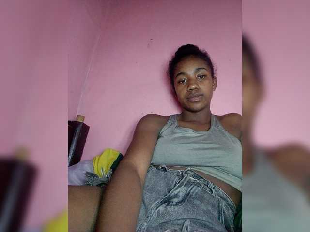 Melanied live cam on BongaCams