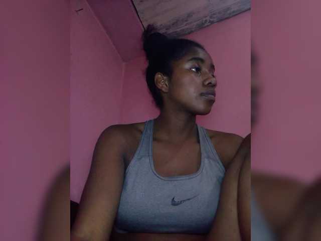 Melanied live cam on BongaCams