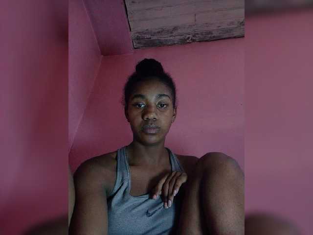 Melanied live cam on BongaCams