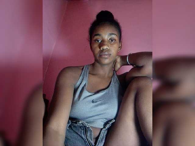 Melanied live cam on BongaCams