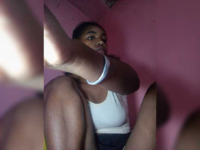 Melanied live cam on BongaCams