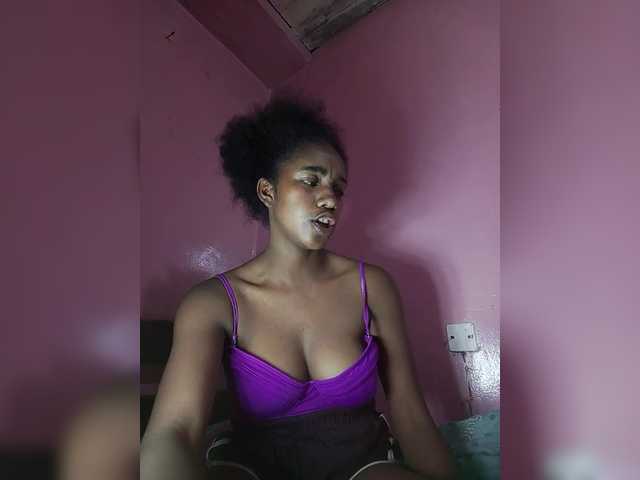 Melanied live cam on BongaCams