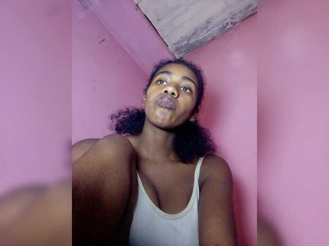 Melanied live cam on BongaCams