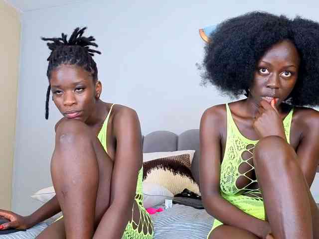 Ebony-Goddesses - Couple 