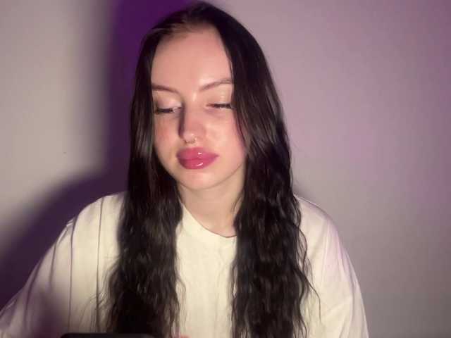 NoirBella live webcam show