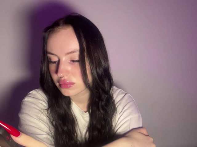 NoirBella live webcam show