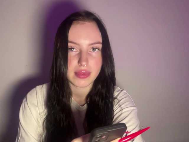 NoirBella live webcam show