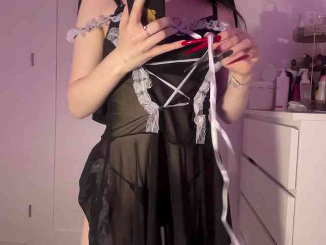 Model: NoirBella