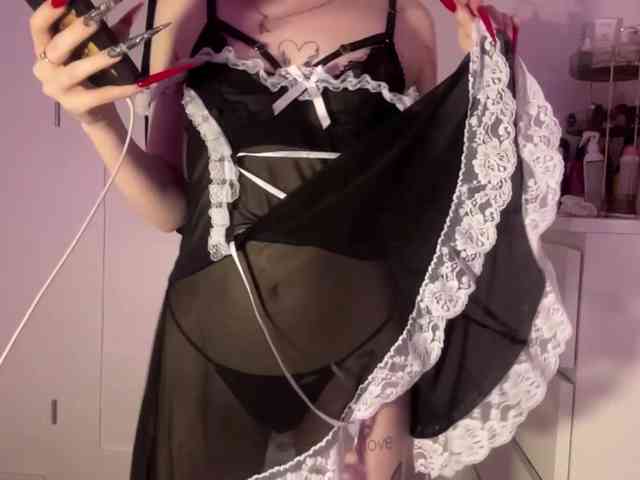 Model: NoirBella