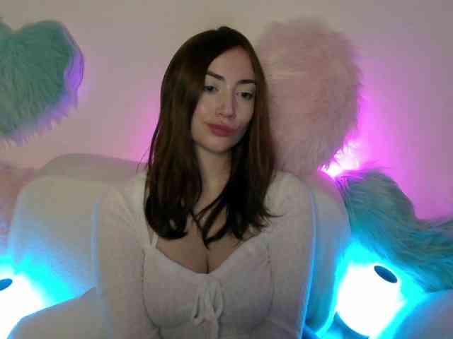 モデル: CaylinAngel