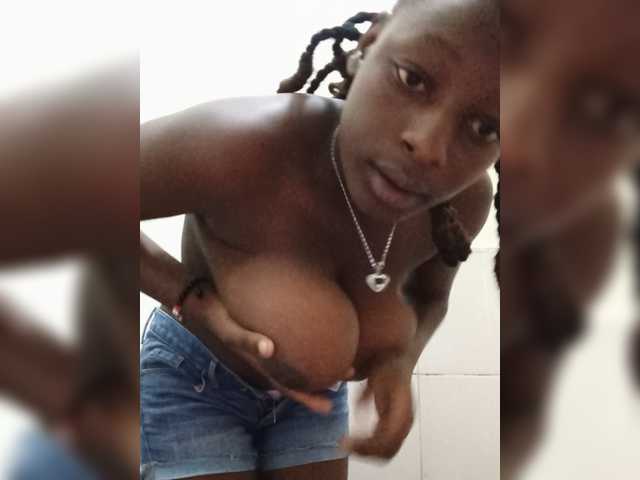 le modèle Paula006 est en webcam porno dans un show sur le site bongacams, il possède les tags suivants: Ebony,Redhead,Shaved