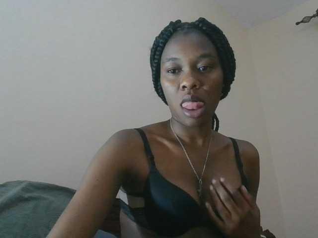 Zulfal07 live cam on BongaCams