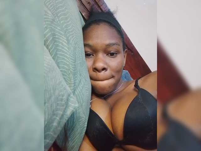 Zulfal07 live cam on BongaCams