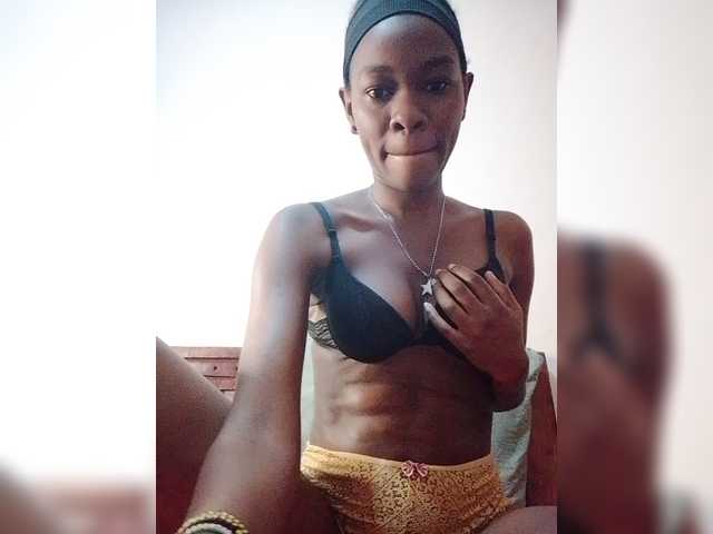 Zulfal07 live cam on BongaCams