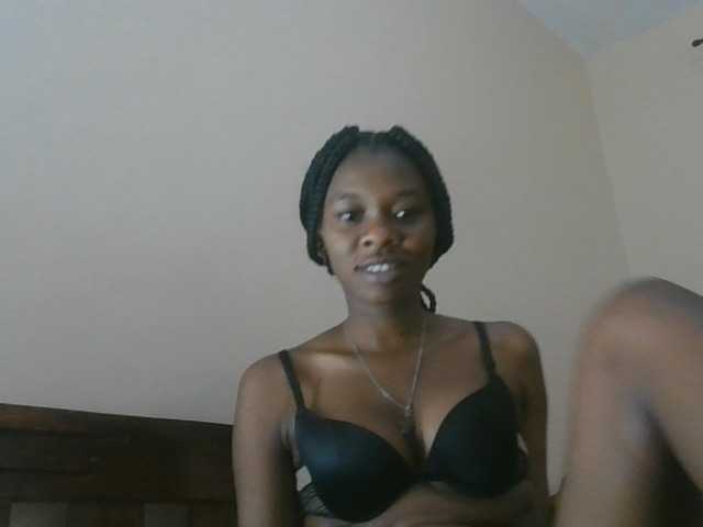 Zulfal07 live cam on BongaCams
