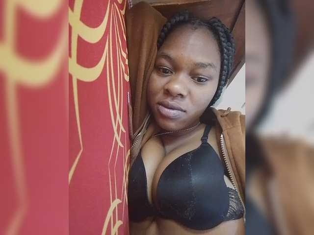 Zulfal07 live cam on BongaCams