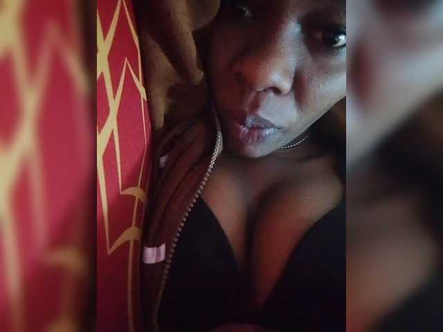 Zulfal07 live cam on BongaCams