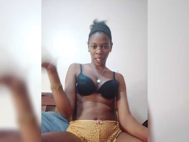 Zulfal07 live cam on BongaCams