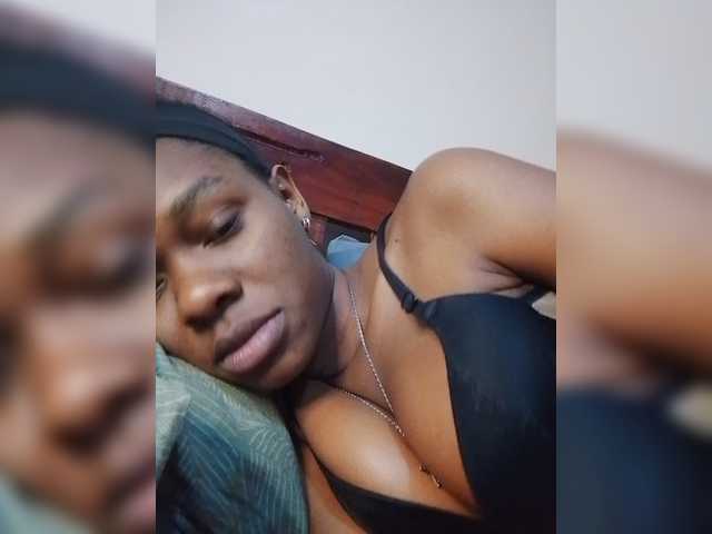 Zulfal07 live cam on BongaCams