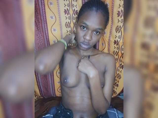 Zulfal07 live cam on BongaCams
