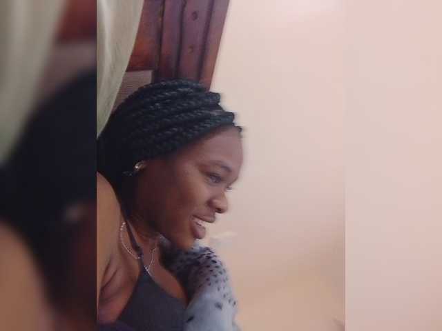 Zulfal07 live cam on BongaCams