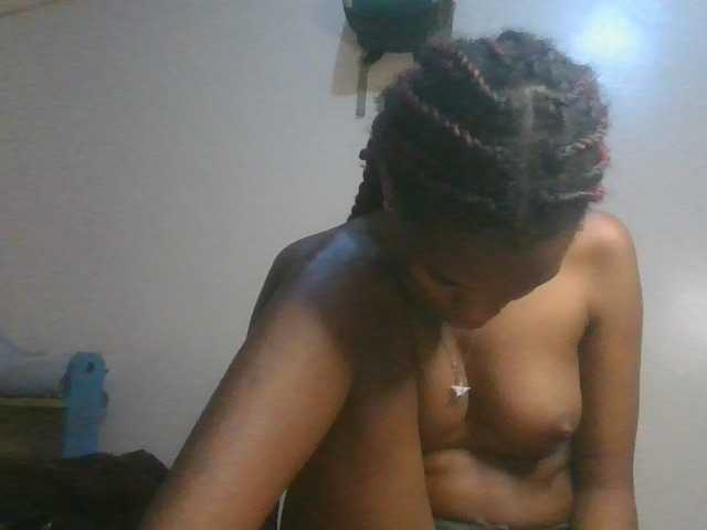 Zulfal07 live cam on BongaCams