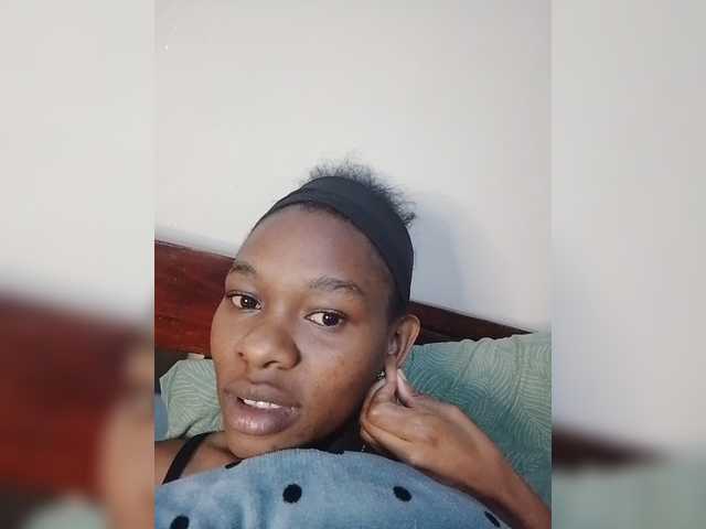 Zulfal07 live cam on BongaCams